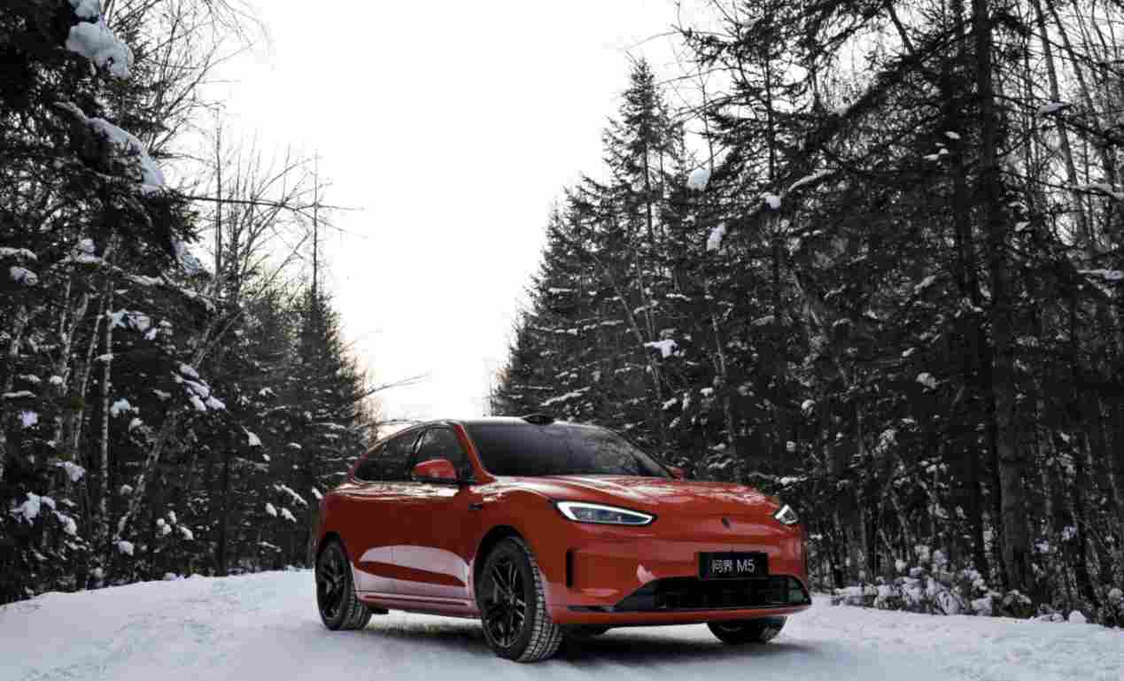 问界新M5 Ultra破解冬季出行痛点，至高享37000元限时礼遇